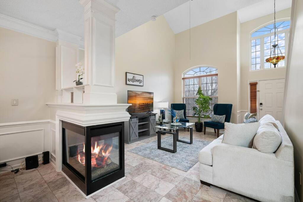 Cozy 4B 2 5B University Home King Beds Jacuzzi Charlotte Exterior photo
