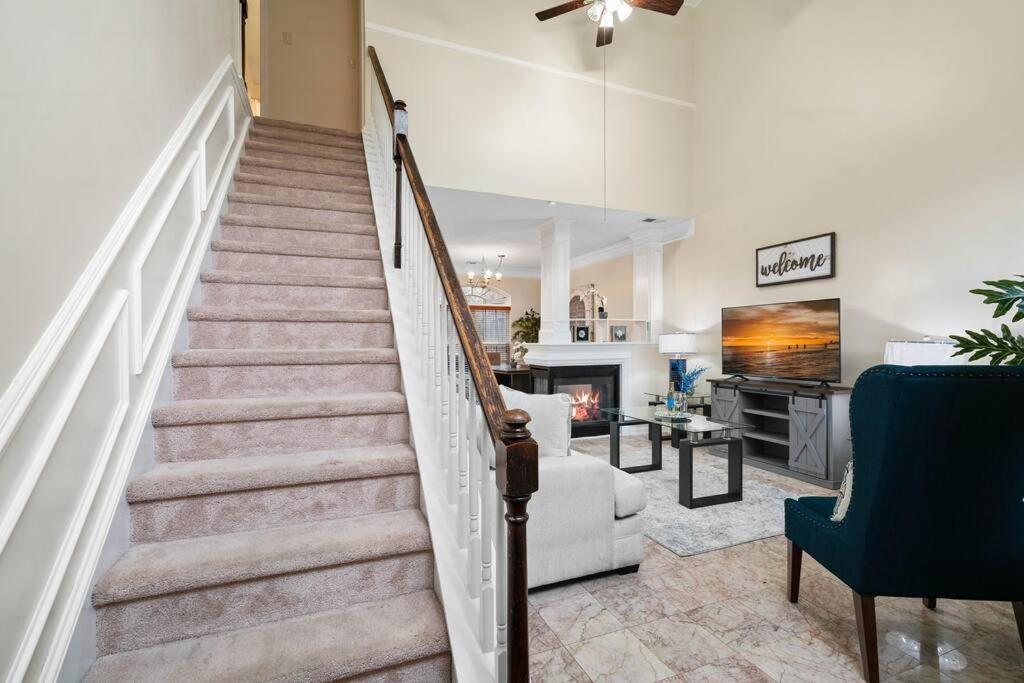 Cozy 4B 2 5B University Home King Beds Jacuzzi Charlotte Exterior photo