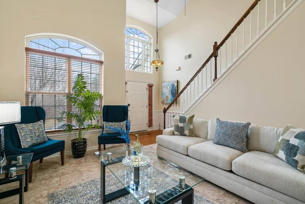 Cozy 4B 2 5B University Home King Beds Jacuzzi Charlotte Exterior photo